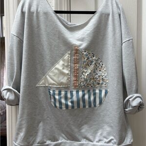 Lightweight Gray Sweatshirt with whimsical Sailboat Design